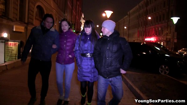 Молодые секс-вечеринки - тинки Liona Bee Angie Moon трахаются в гэнгбэнге подростковое порно